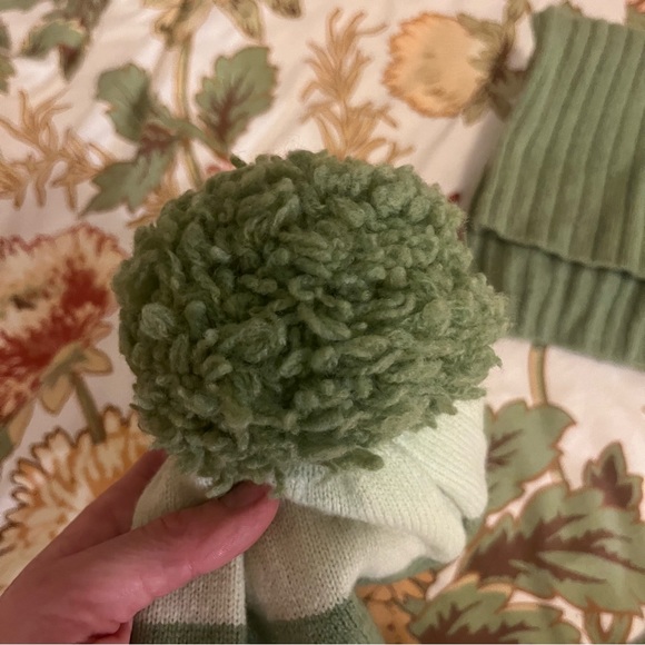 Y2K GAP wool hat and scarf set green pom pom size M/L - Picture 2 of 8